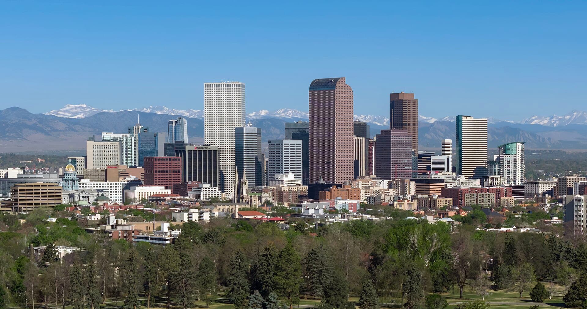 Denver, Colorado downtown skyline