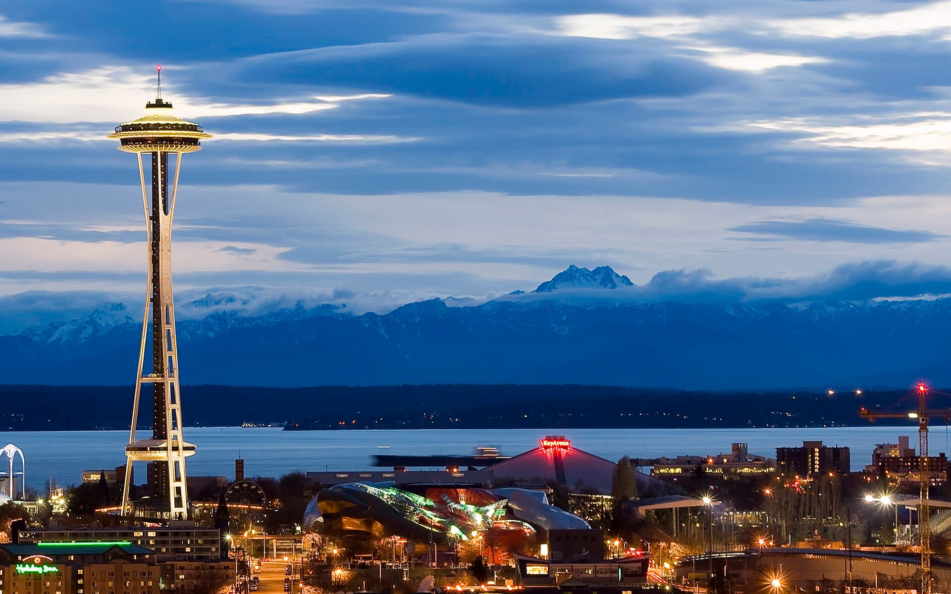 Seattle, Washington skyline at dusk